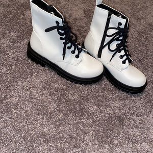 New without tags  SODA. Brand boots!